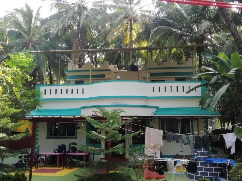 Homestay Acharekar's - Adorable Ac And Non Ac With Free Wi-fi