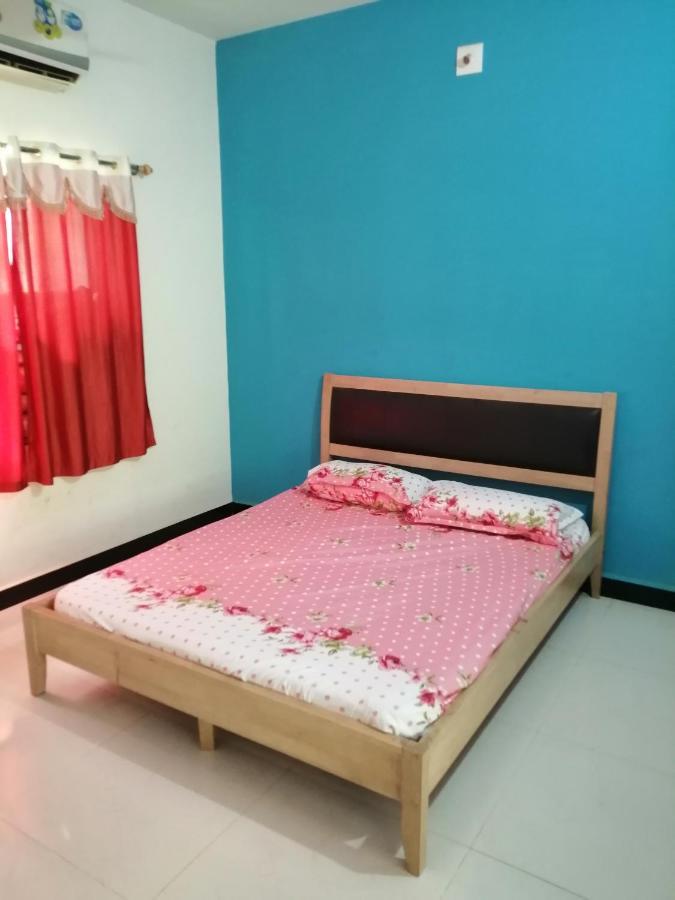 Acharekar's - Adorable Ac And Non Ac With Free Wi-fi Homestay *
