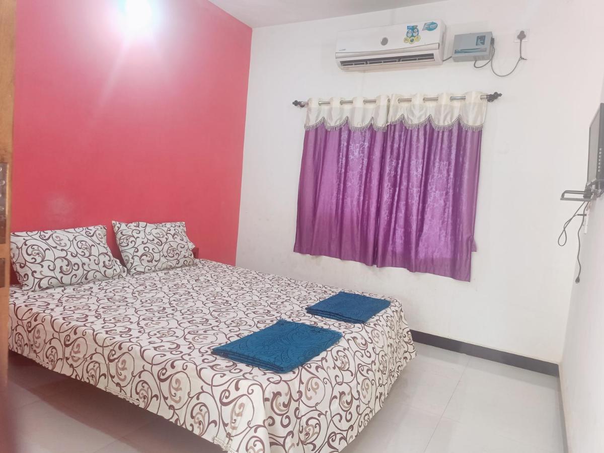 Homestay Acharekar's - Adorable Ac And Non Ac With Free Wi-fi *