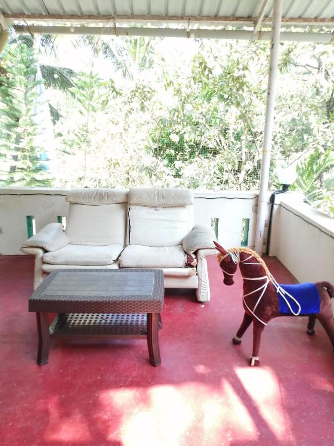 Acharekar's - Adorable Ac And Non Ac With Free Wi-fi Homestay *